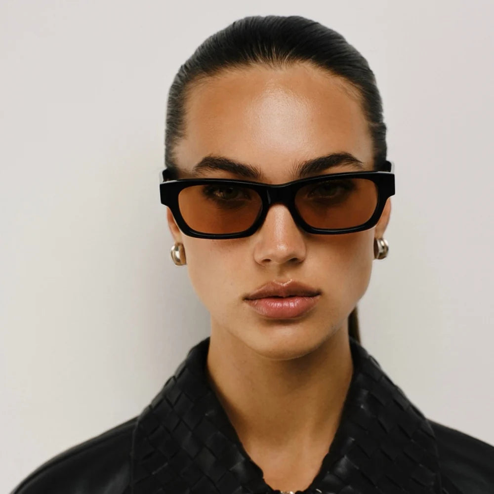 Elisa Johnson Alix - Gloss Black / Amber Lens