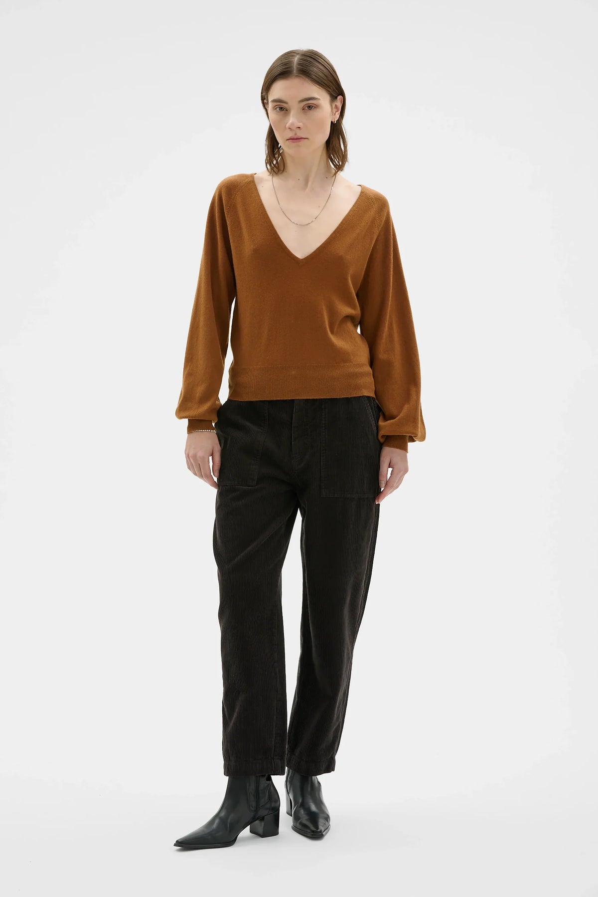 Maska Rika Fine Cashmere V-Neck Sweater- Charcoal