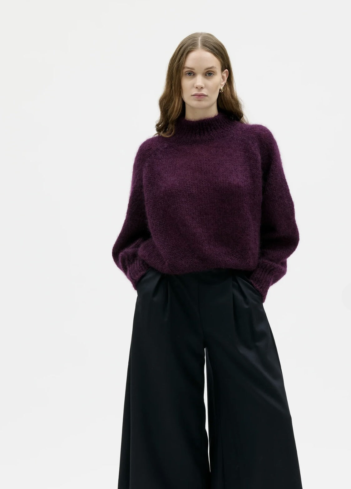 Maska Lyne mohair silk cable sweater in Grape, color swatch | NAHARA Mendocino