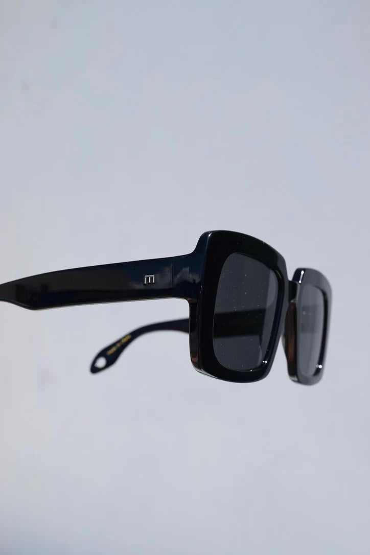 Elisa Johnson Maya - Gloss Black / Black Lens