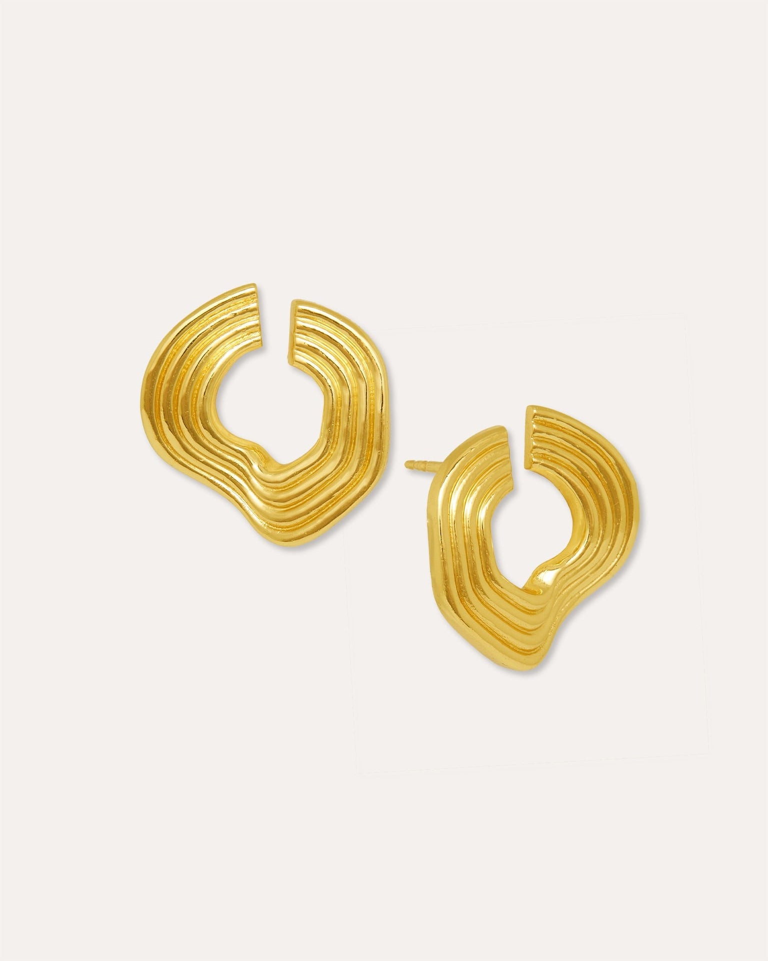 Nara Wave Gold Stud Earrings
