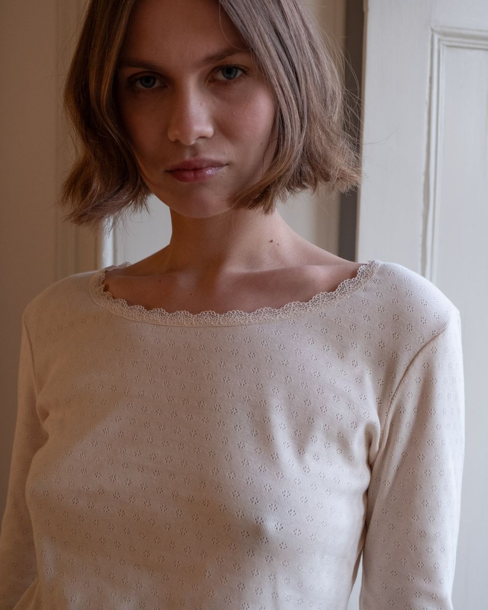 CALI POINTELLE TEE- CREAM