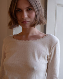 CALI POINTELLE TEE- CREAM