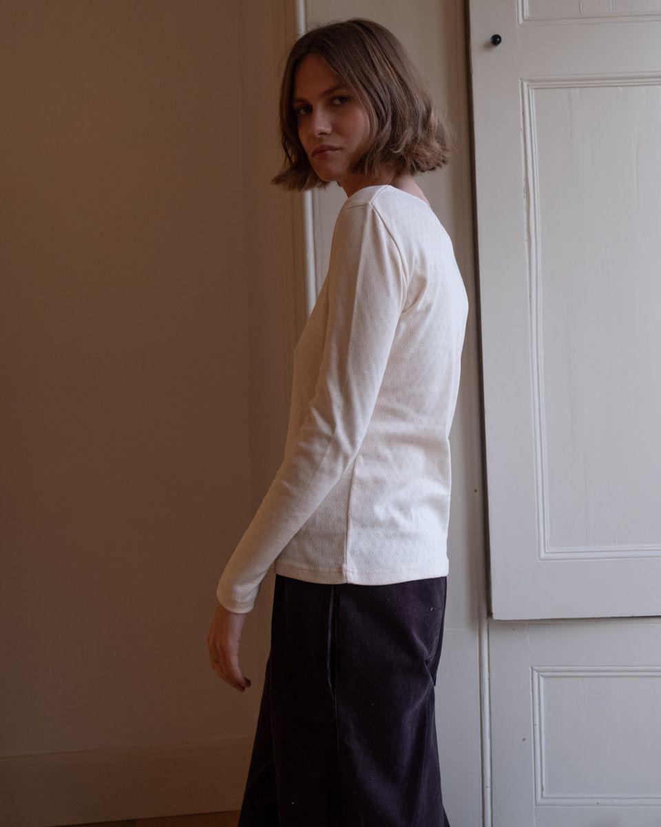CALI POINTELLE TEE- CREAM