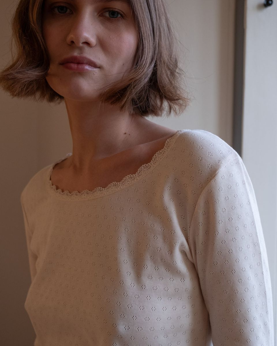 CALI POINTELLE TEE- CREAM