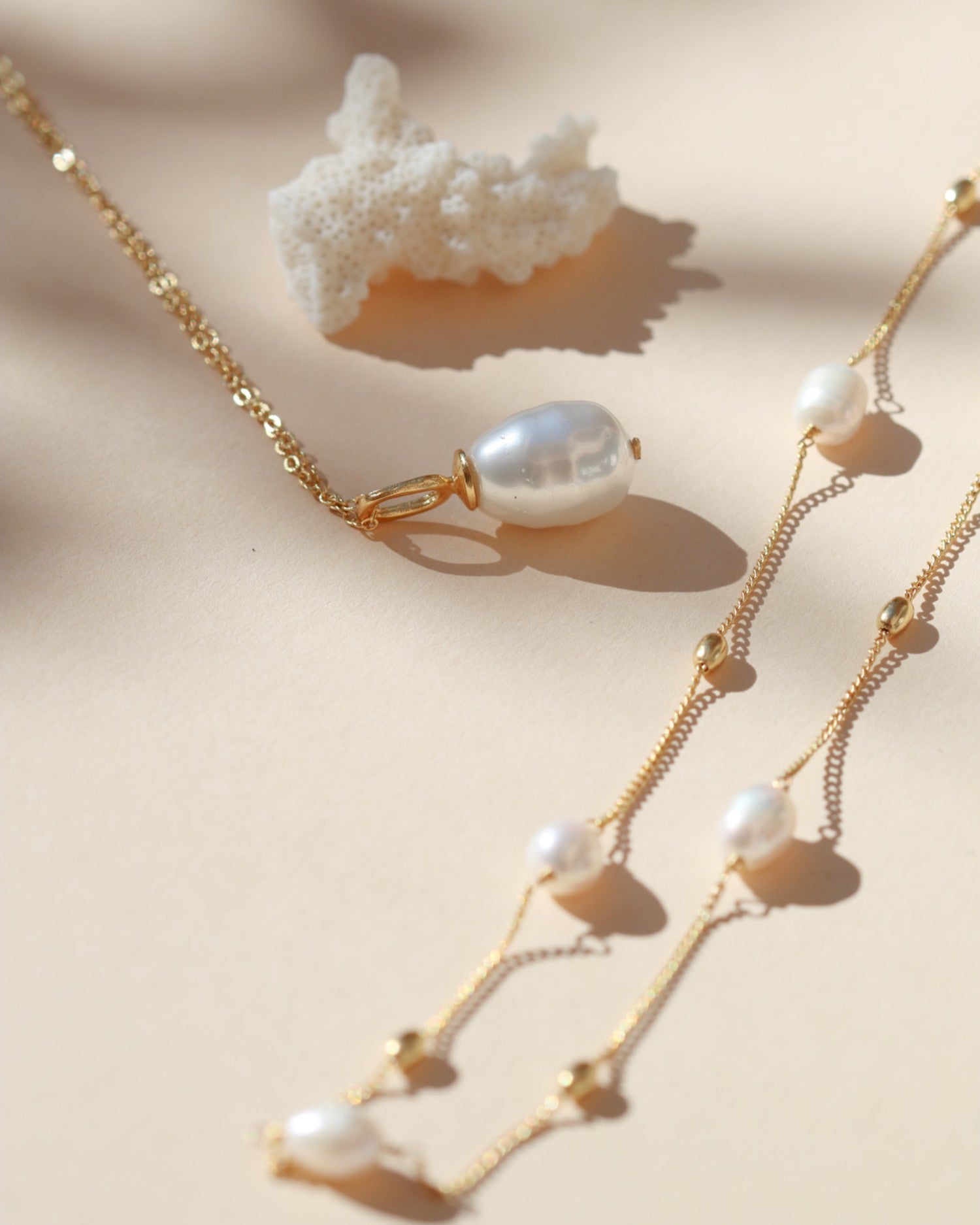 Ava Pearl Pendant Necklace