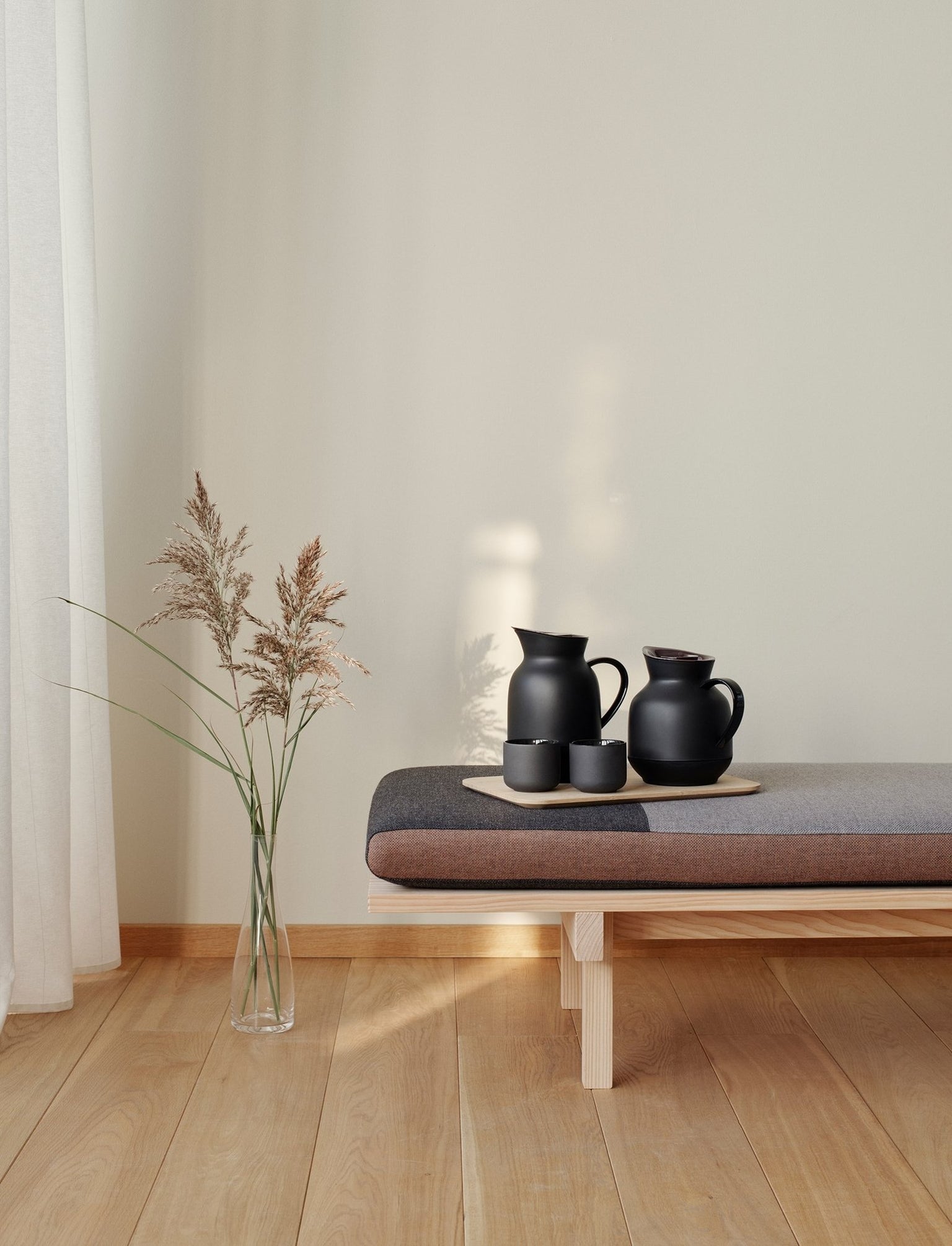 Amphora Vacuum Tea Jug - Soft Black