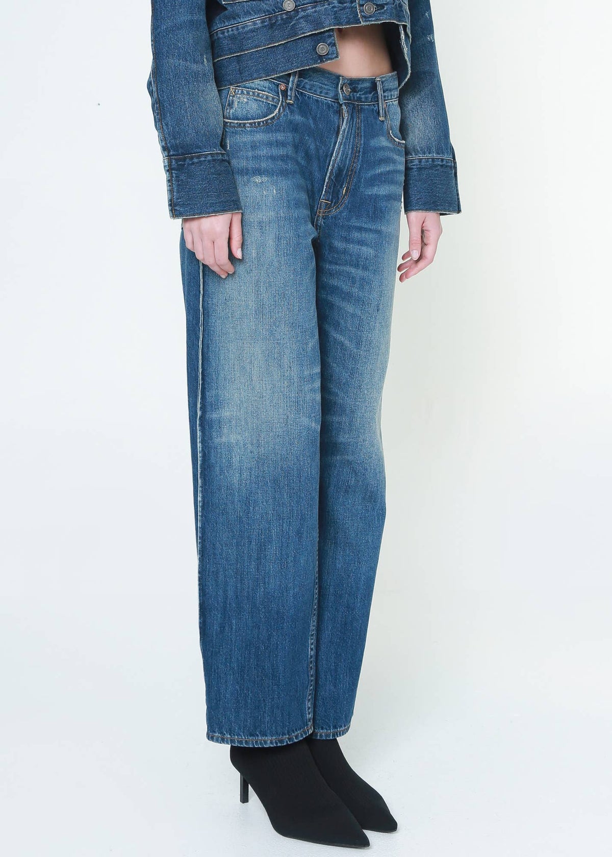 Noend Miley Straight Jeans - French Outseam Detail