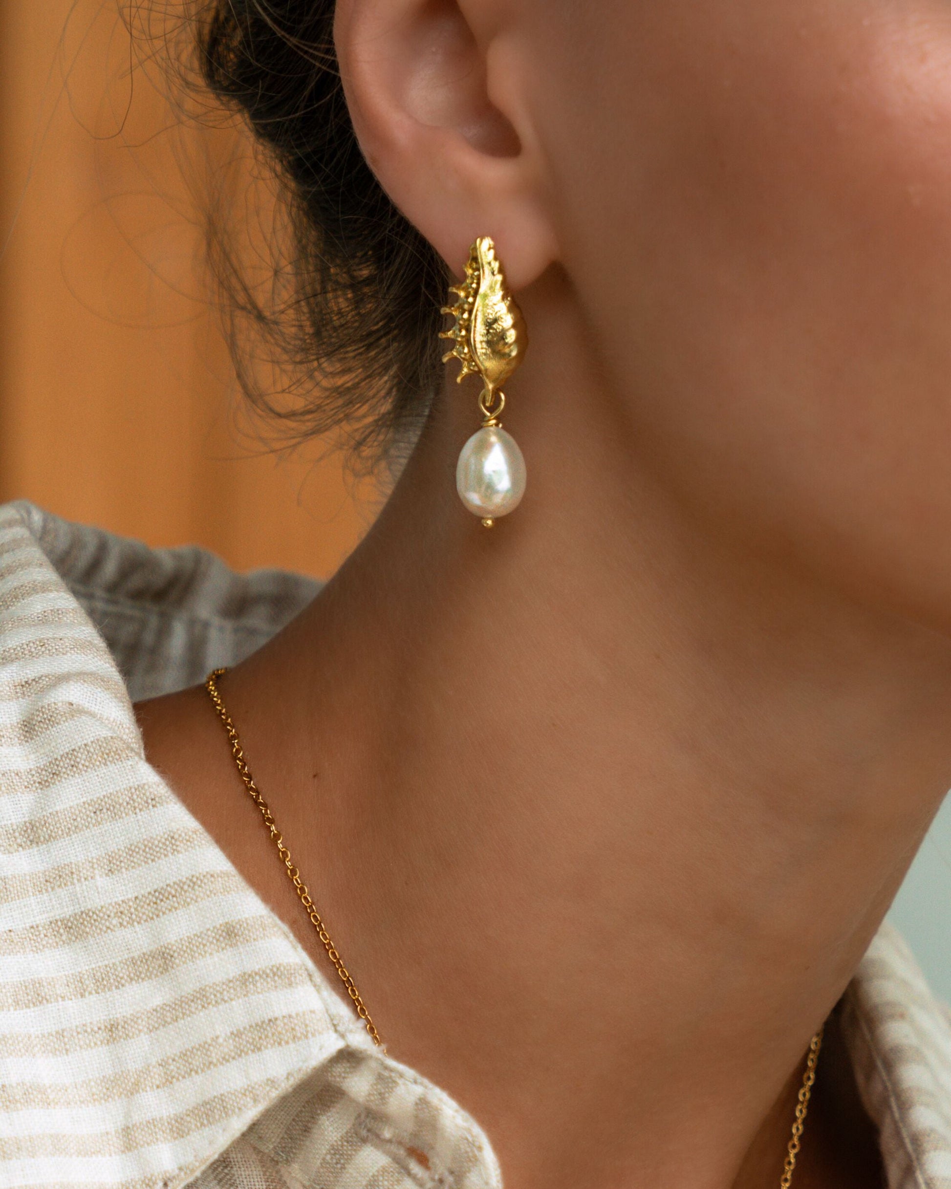 Kai Seashell Pearl Drop Stud Earrings