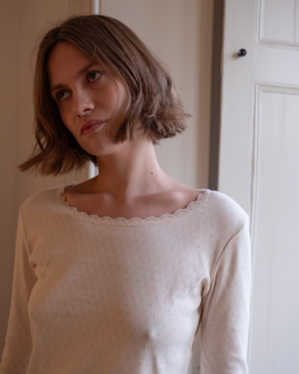 CALI POINTELLE TEE- CREAM