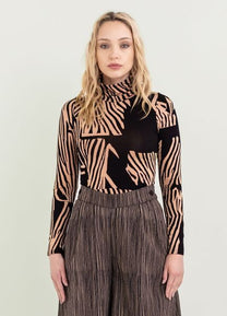 Raya Top- Black Capitan