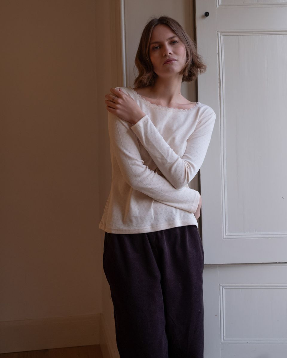 CALI POINTELLE TEE- CREAM