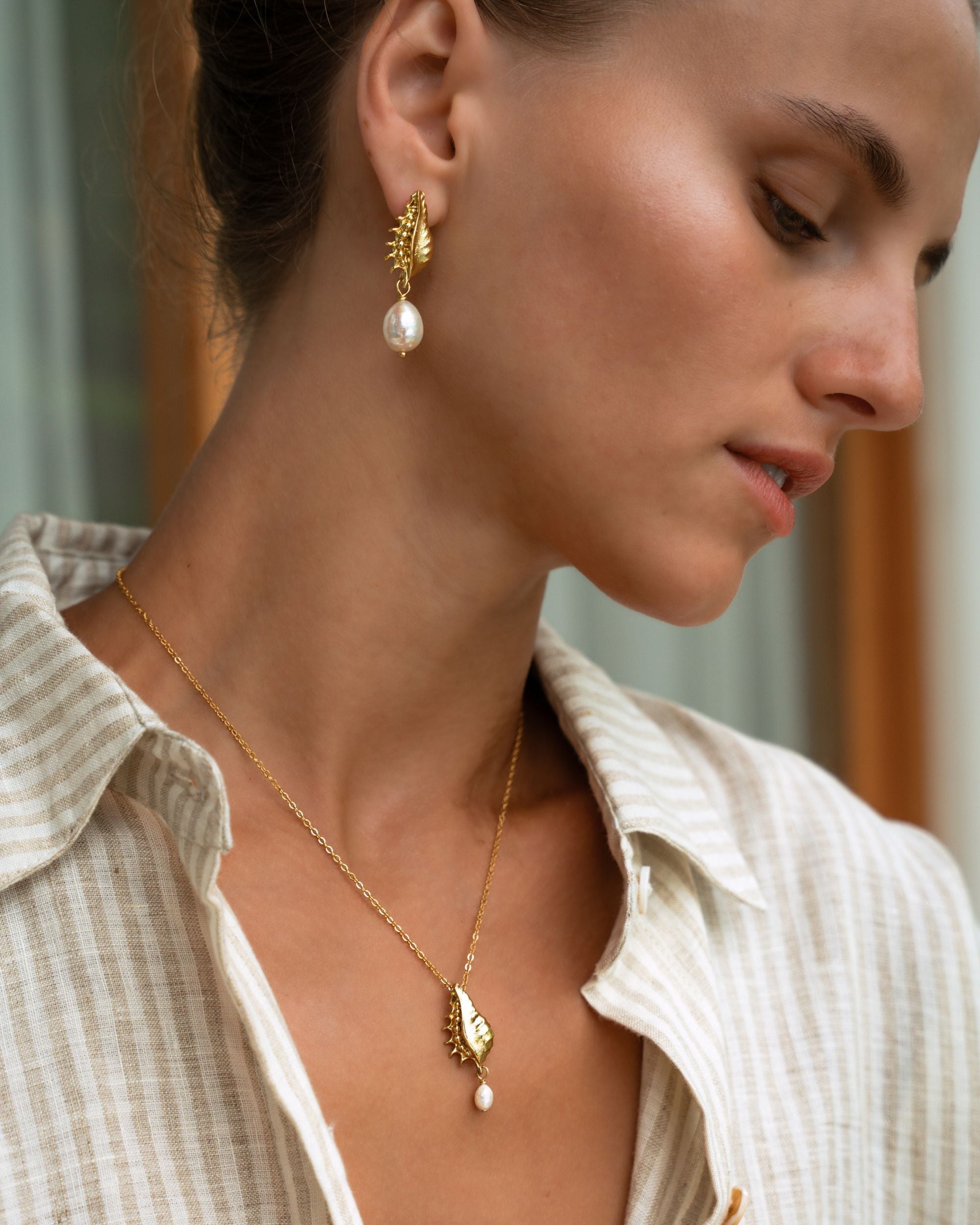 Kai Seashell Pearl Drop Stud Earrings