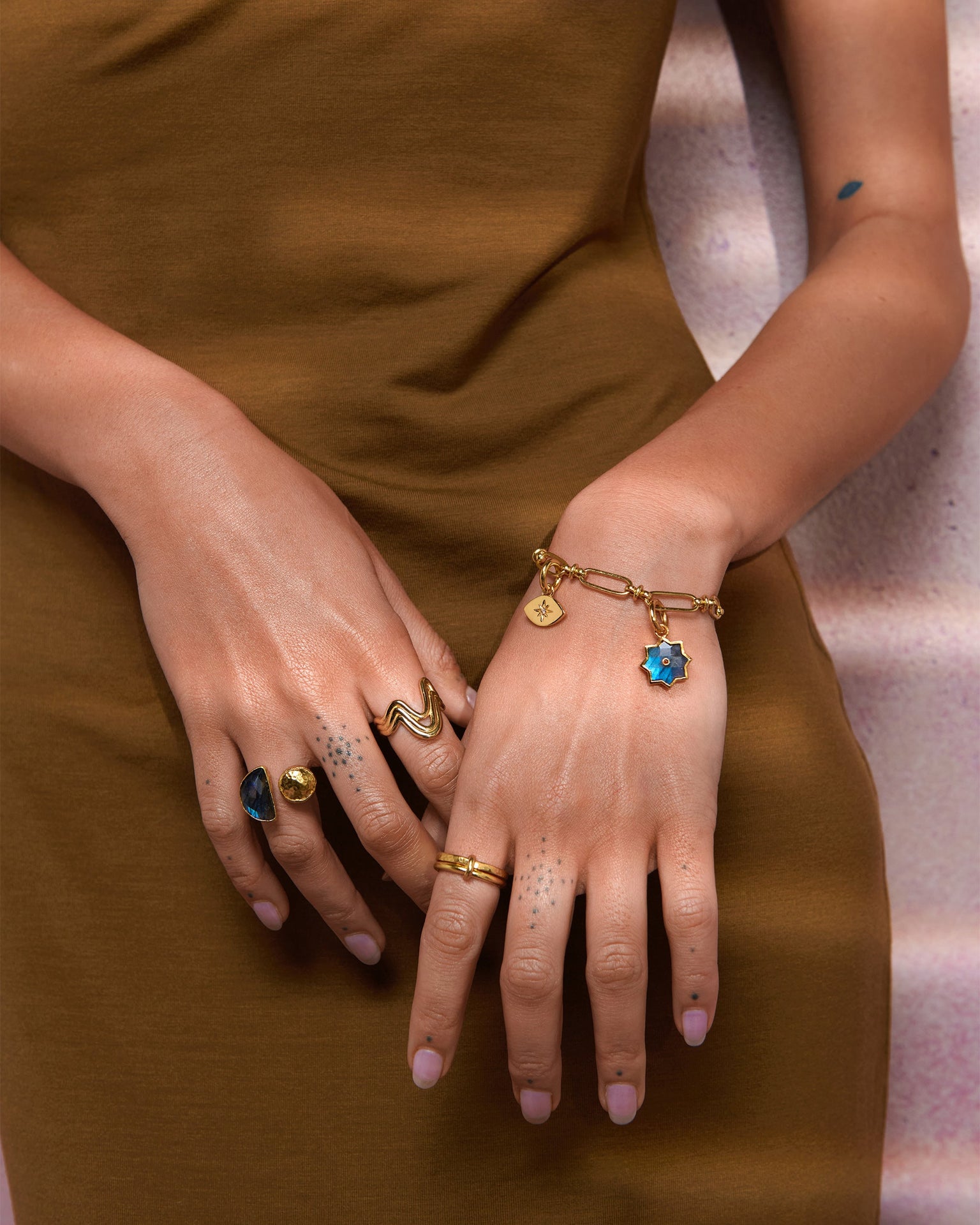 Essential Charm Link Chain Bracelet