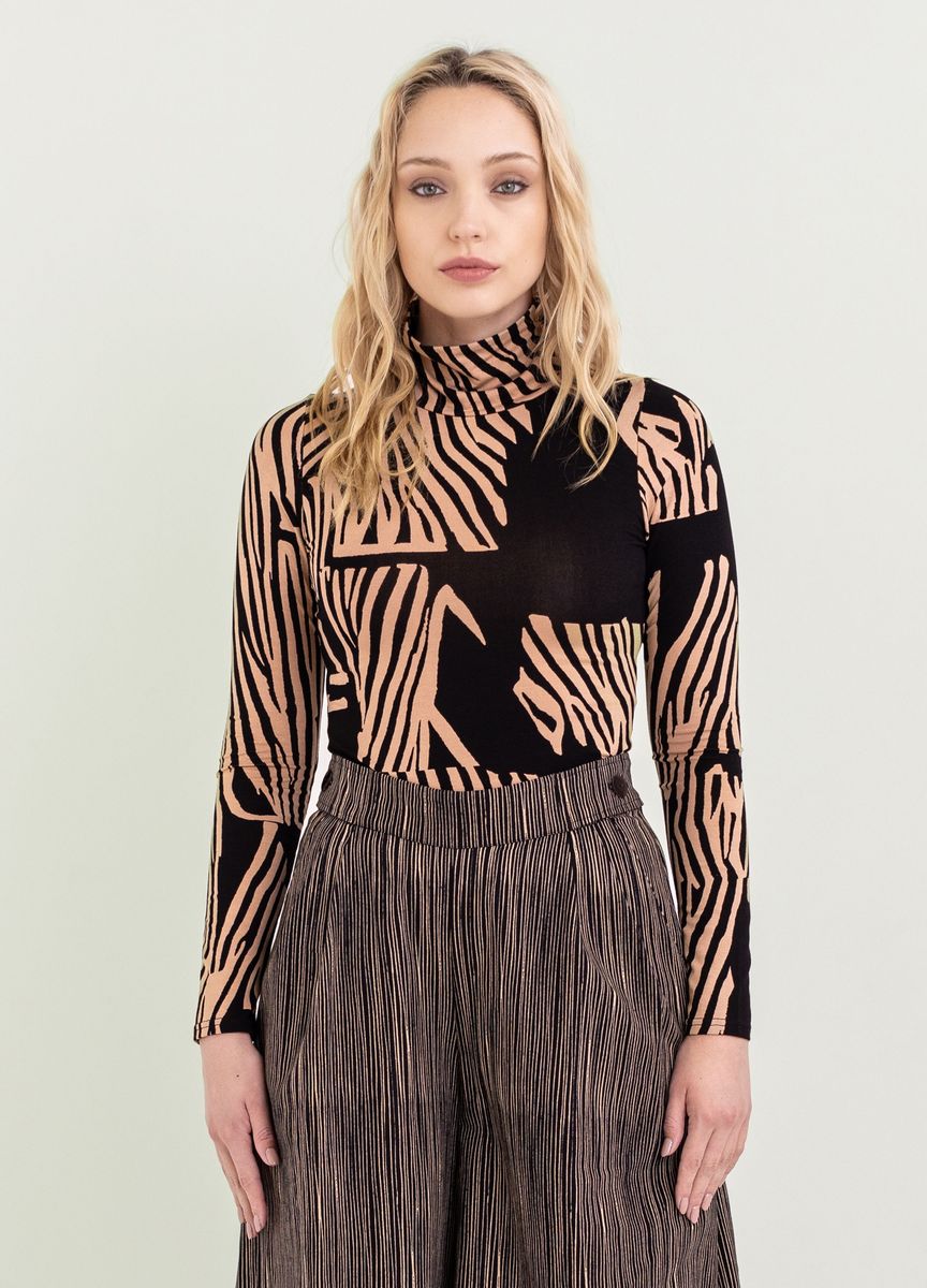 Raya Top- Black Capitan