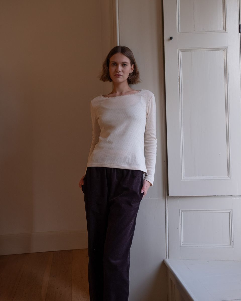 CALI POINTELLE TEE- CREAM