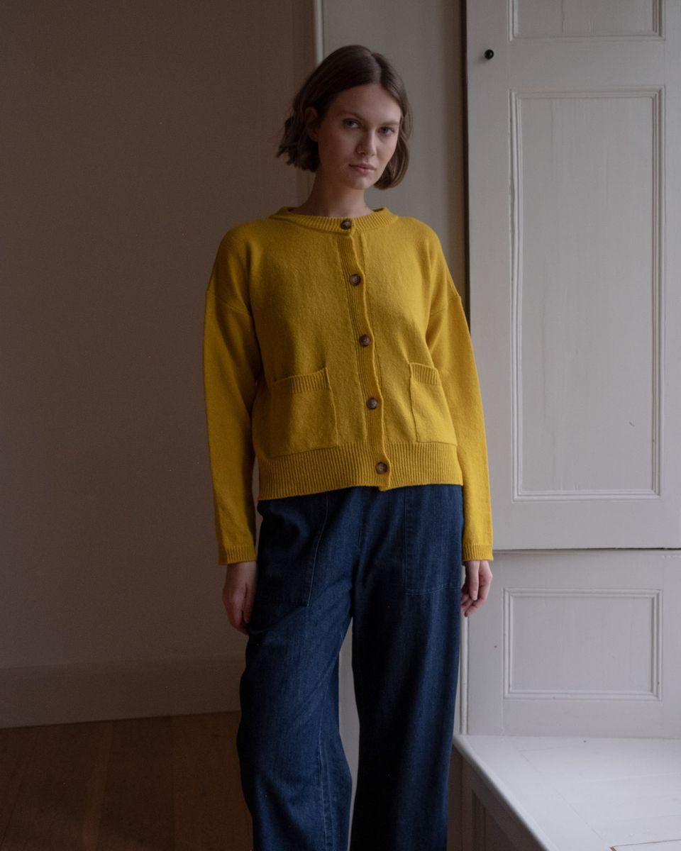 MIRA CROPPED HAND KNIT WOOL CARDIGAN - PICALILLI YELLOW