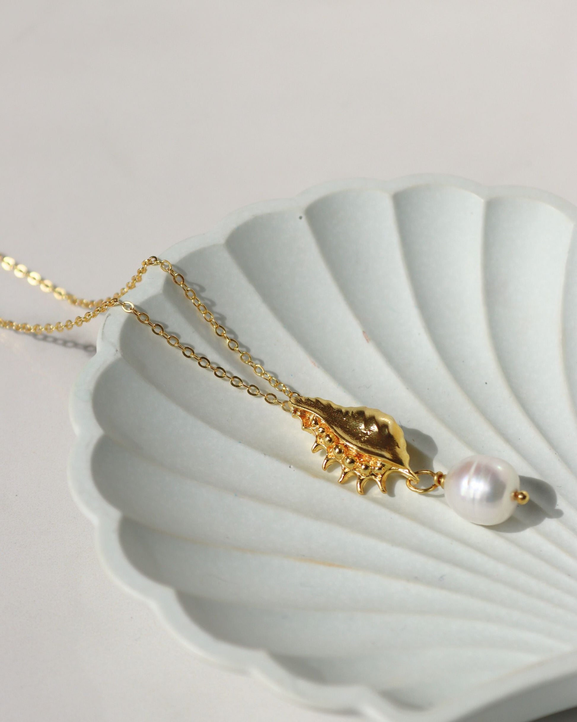 Kai Seashell Pearl Pendant Necklace
